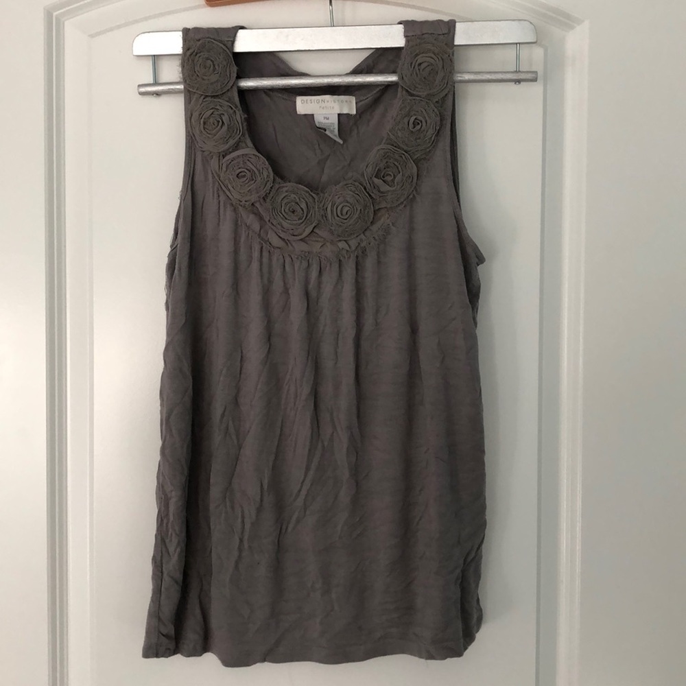 Gray flower tank top